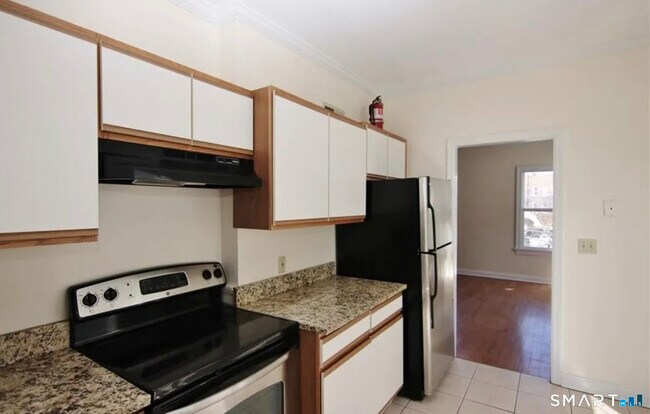 Building Photo - 16 Haviland St