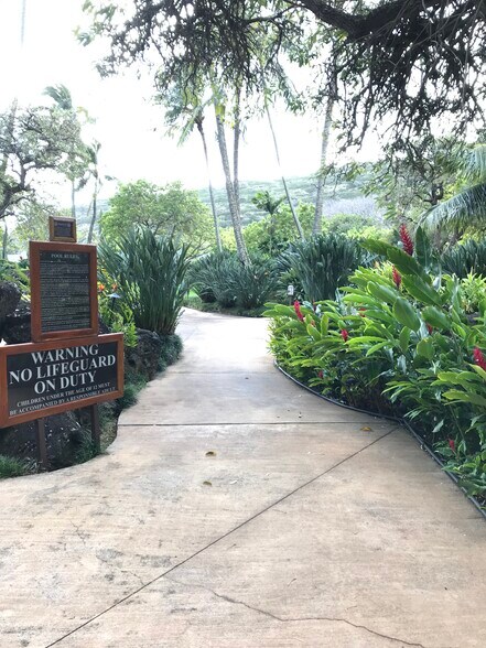 Building Photo - 501 Hahaione St