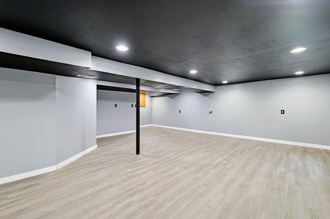 Building Photo - 17910 Millstone Rd