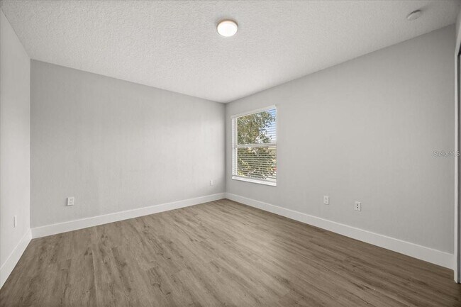 Building Photo - 724 Tahiti Dr