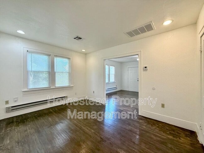 Building Photo - 509 W Hill St