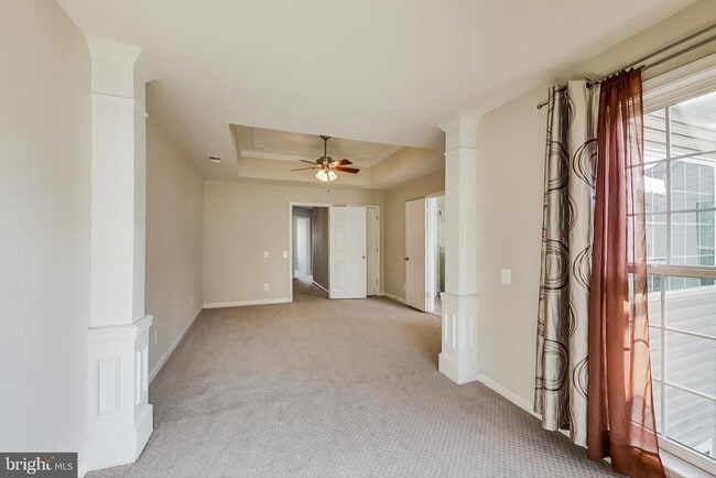 Building Photo - 5294 Jule Star Dr