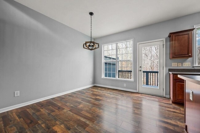 Building Photo - 1346 Thornborough Dr