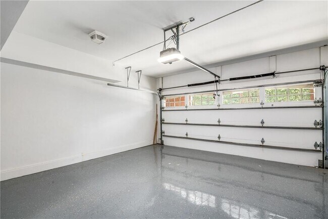 Building Photo - 2586 Brookhaven Chase Ln NE