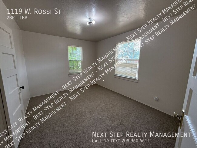 Building Photo - 1119 Rossi St