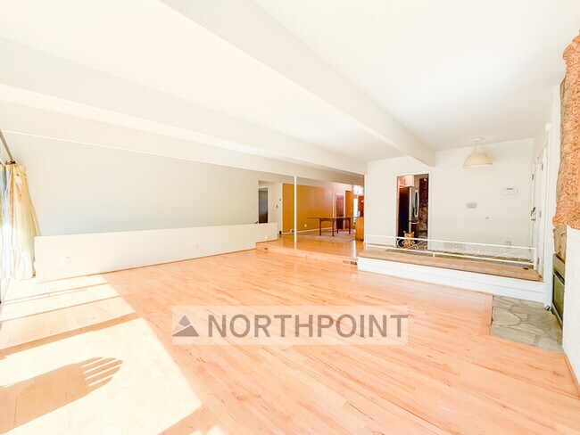 Building Photo - Midcentury Modern Masterpiece