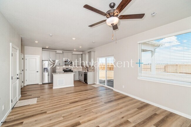 Building Photo - 9351 Yampa St