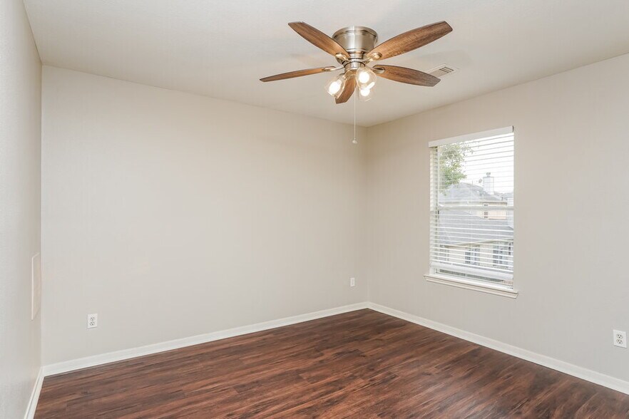 Building Photo - 3315 Maymist Dr