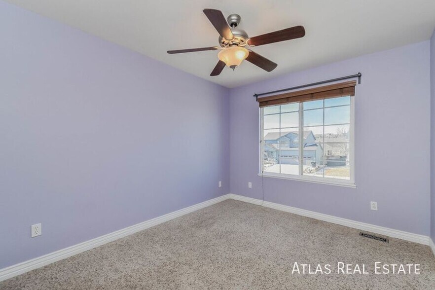 Building Photo - 430 Winebrook Way