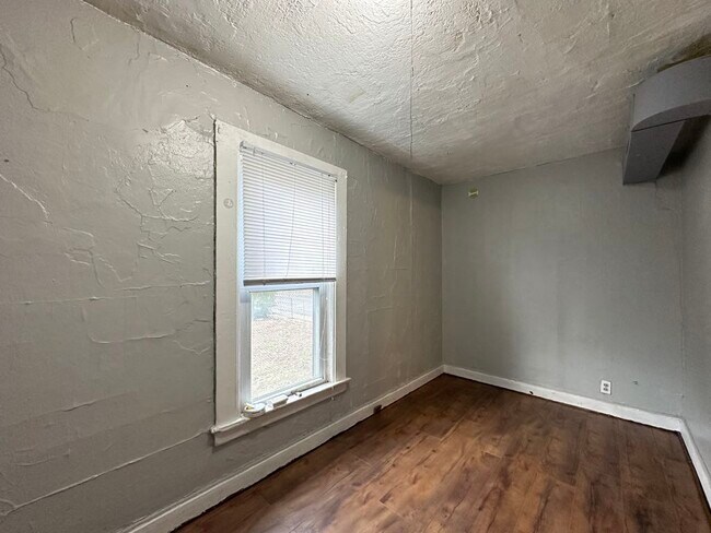 Building Photo - 1514 N Elston Ave