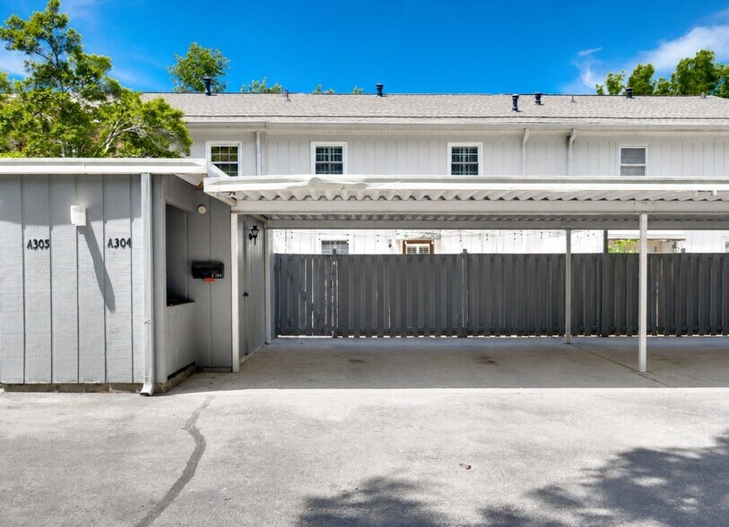 Building Photo - 1016 Todd Preis Dr