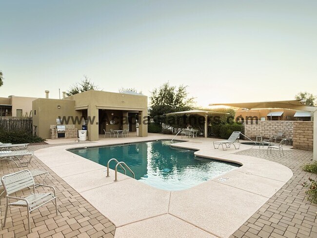 Building Photo - Three bedroom home in Barrio Central