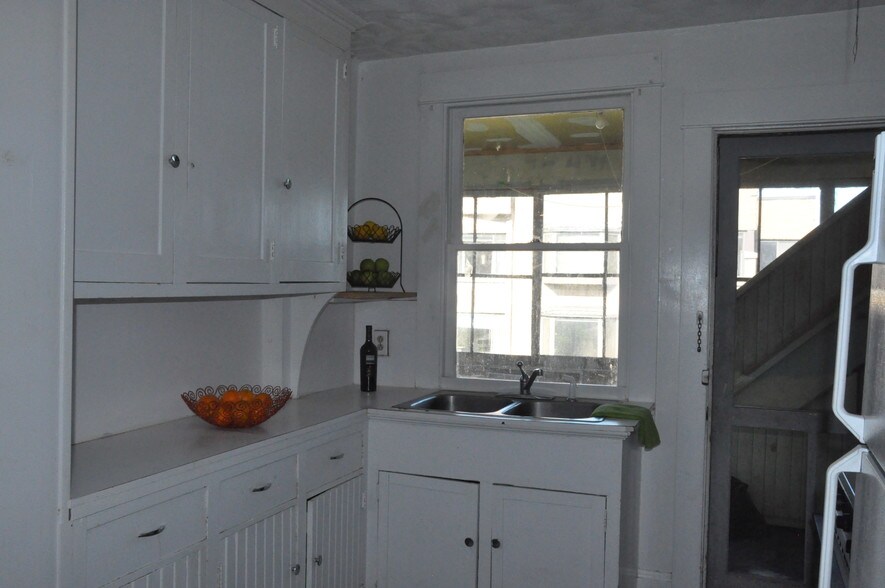 KLitchen - 210 Delaware Ave