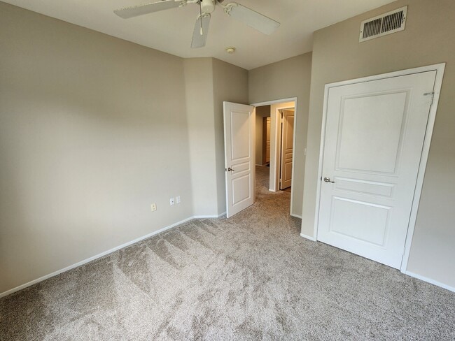 Building Photo - 2429 Watermarke Pl