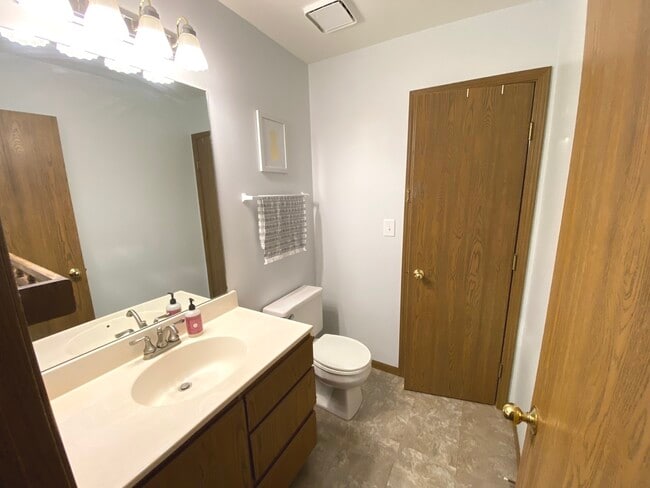 Building Photo - 417 Joren Trail