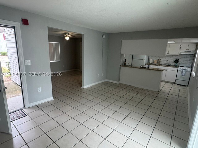 Building Photo - 6035 Winegard Rd