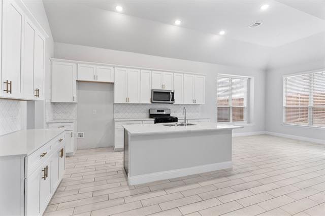 Building Photo - 704 Fencerow Trl