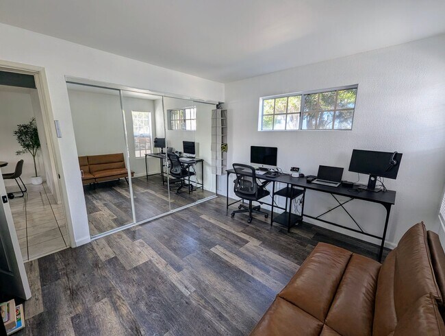 Building Photo - Available November 1, 2025 | A charming gr...