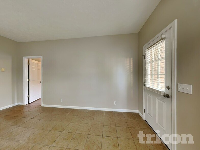 Building Photo - 119 Cherokee Dr