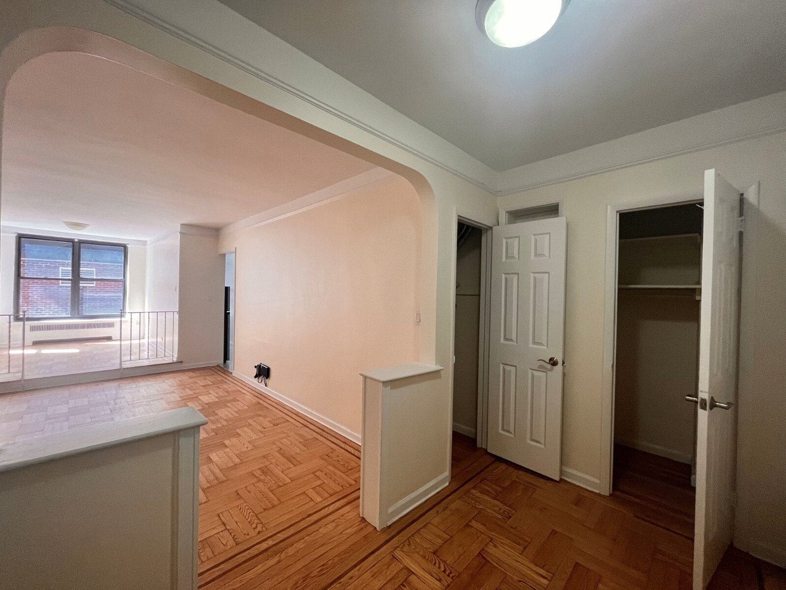 Building Photo - 124 E 24th St