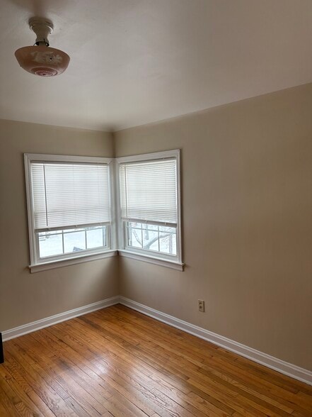 Building Photo - 13813 Wainstead Ave