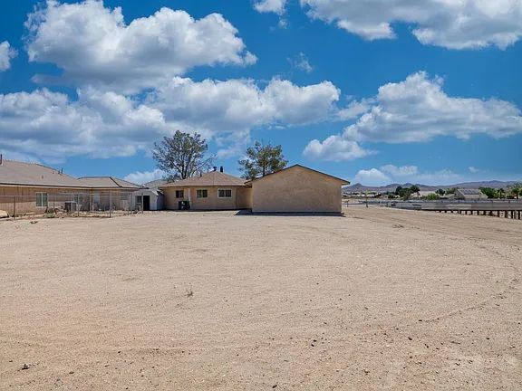 Building Photo - Available Now for Rent in the prestigious community of Silver Lakes! Please act fast as this beau...