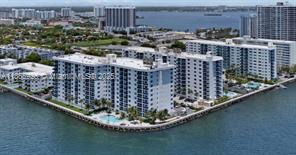 Building Photo - 780 NE 69th St