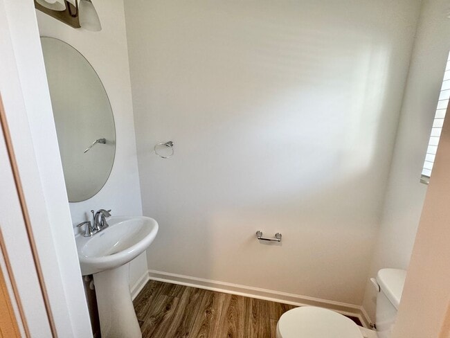 Building Photo - BEAUTIFUL 3BD Townhome Walking Distance to Downtown