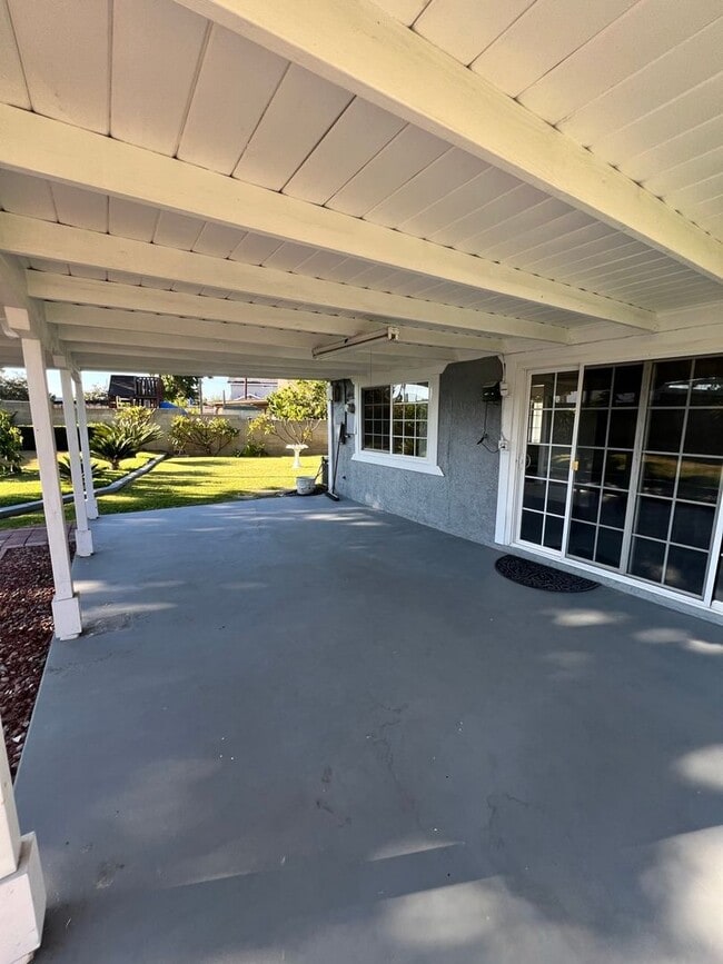 Building Photo - Spacious 2-Story House in Whittier