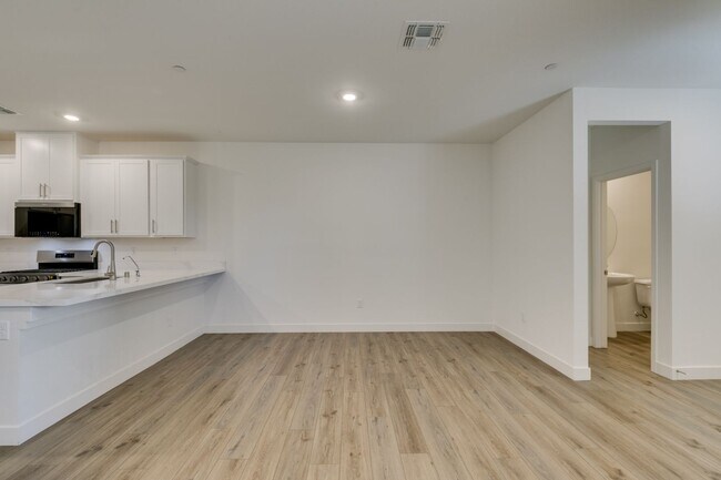 Building Photo - 160 Silver Run Ln