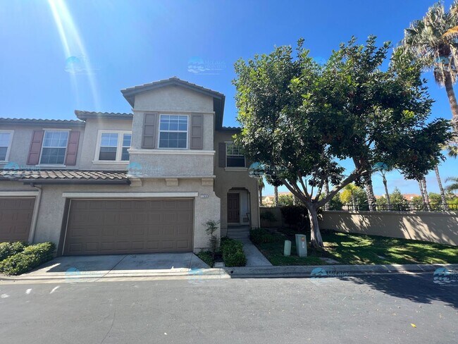 Building Photo - End unit 4 Bedroom House Available Now in ...