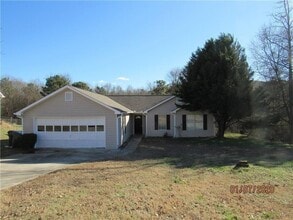 Building Photo - 250 Chardonnay Trace