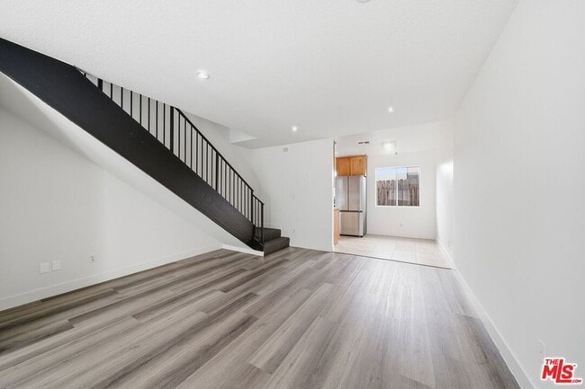 Building Photo - 6616 Sylmar Ave