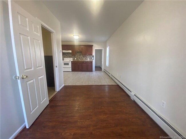 Building Photo - 285 Waterview Ave