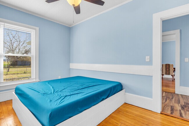 Building Photo - 801 NC-33