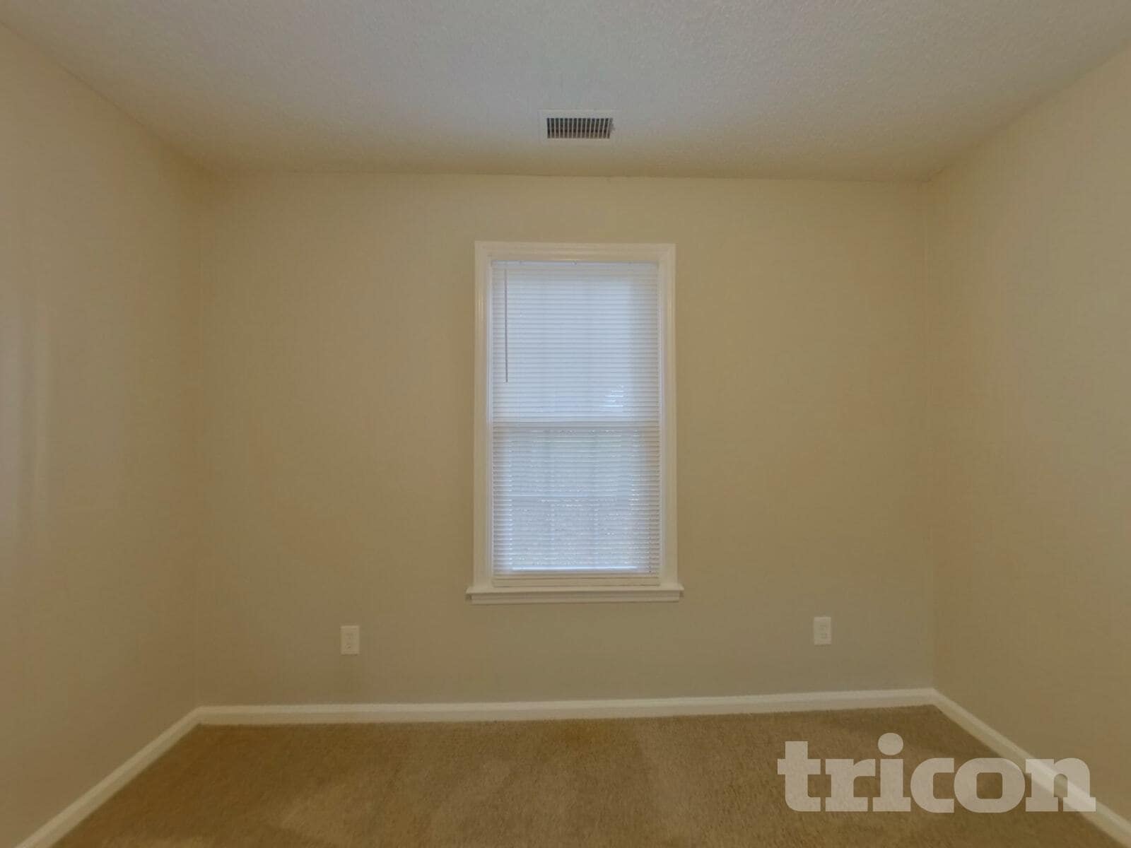 Building Photo - 4901 Farmview Dr