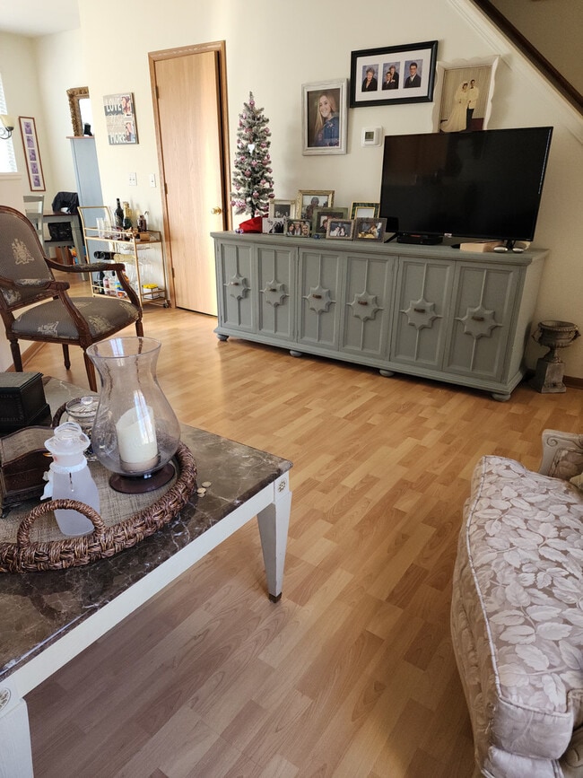 Building Photo - 1542 Sauganash Ct