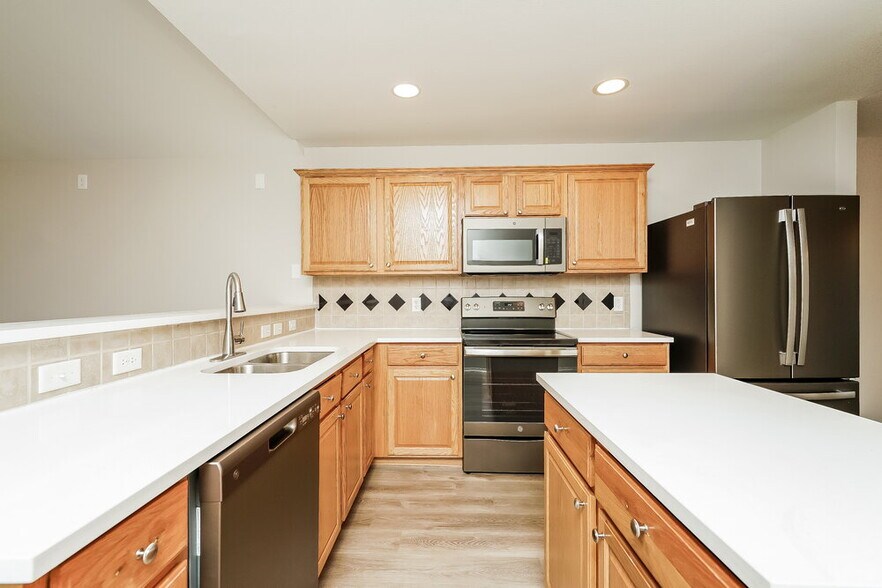 Building Photo - 8813 Sagebrush Trail