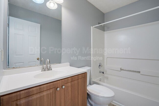 Building Photo - 4233 Viewpoint Ln