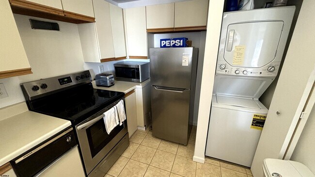 Building Photo - 3101 Boardwalk