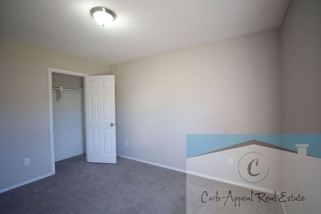 Building Photo - Move in special $700!! Beautiful 3 bed / 2 bath home - Nettleton!!