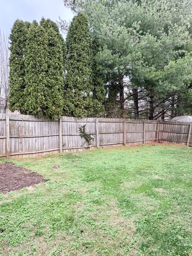 Building Photo - 338 Catalpa Cir