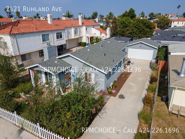 Building Photo - 2421 Ruhland Ave