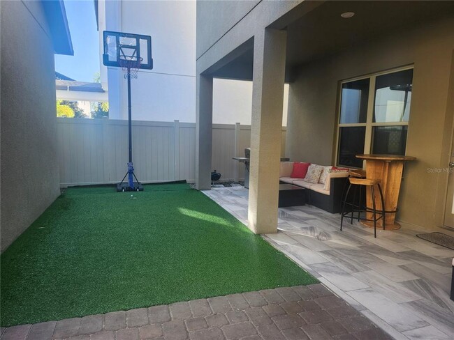 Building Photo - 12609 Salomon Cove Dr