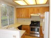 Building Photo - Available now 2 Bedrooms 2 Bathrooms Townh...