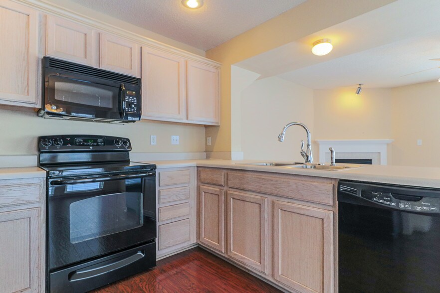 Building Photo - 2147 SW Gooseberry Ln