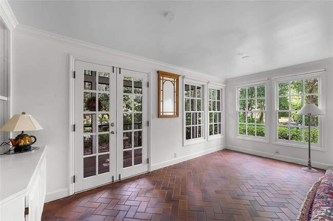 Building Photo - 220 Overlook Rd