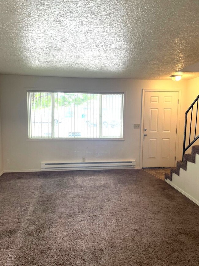 Building Photo - 4932-4942 Elkhorn Ct SE Salem, OR 97317