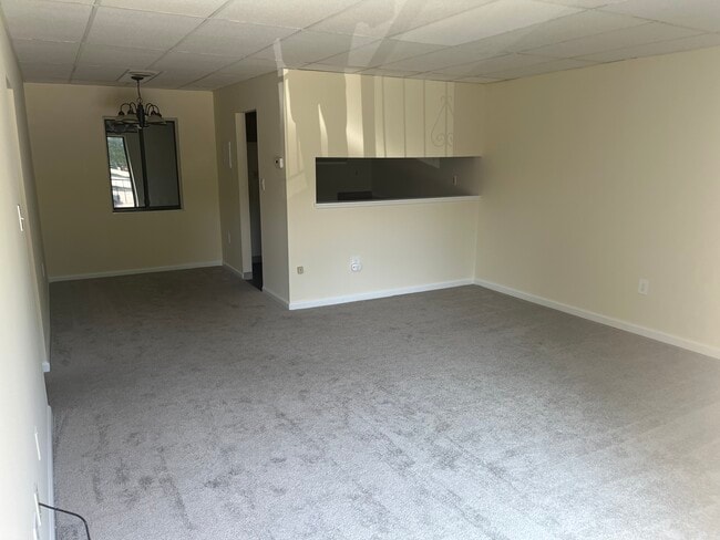 Building Photo - 38365 North Ln