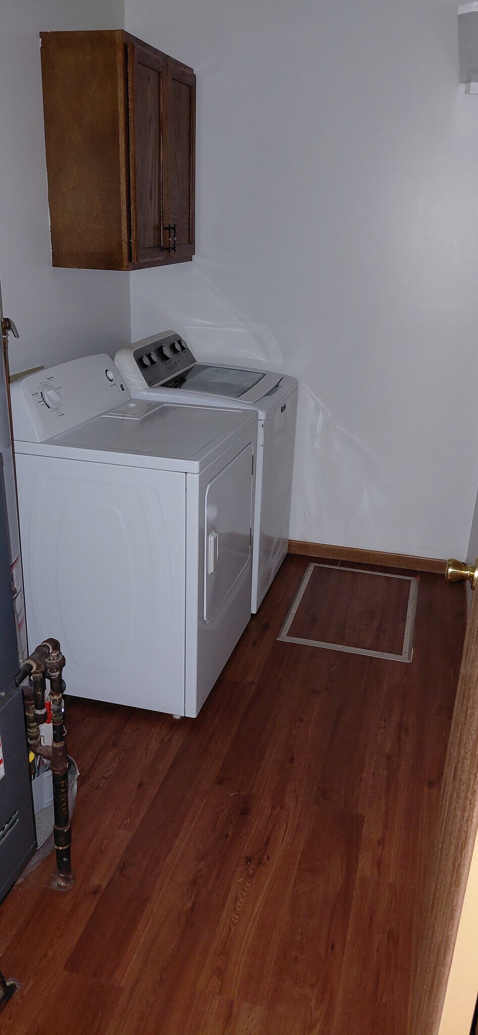 Building Photo - 2585-2587 Four Seasons Dr